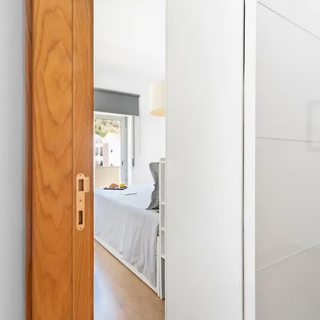 Altido Sunny 2br Apt With Balcony In Costa Da Caparica, 20km From Lisbon Apartment Almada