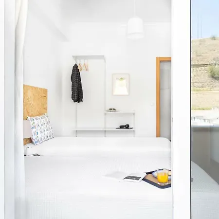 Altido Sunny 2br Apt With Balcony In Costa Da Caparica, 20km From Lisbon * Almada